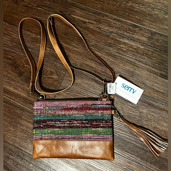 NWT serrv Crossbody, wristlet, shoulder bag. Three-in-one. - Picture 2 of 14
